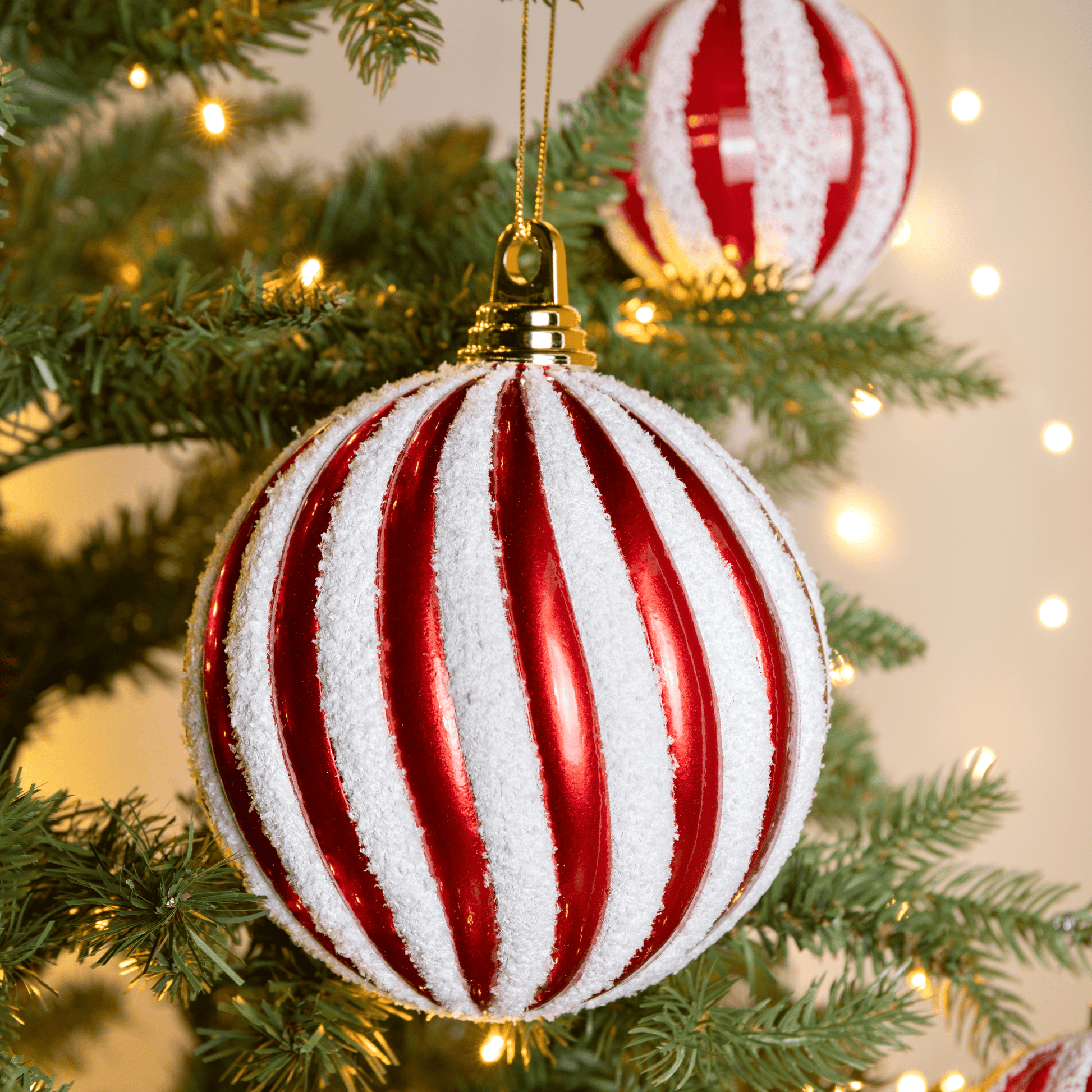 Christmas  -  Red & White Swirl Christmas Bauble - 15cm  -  60011098