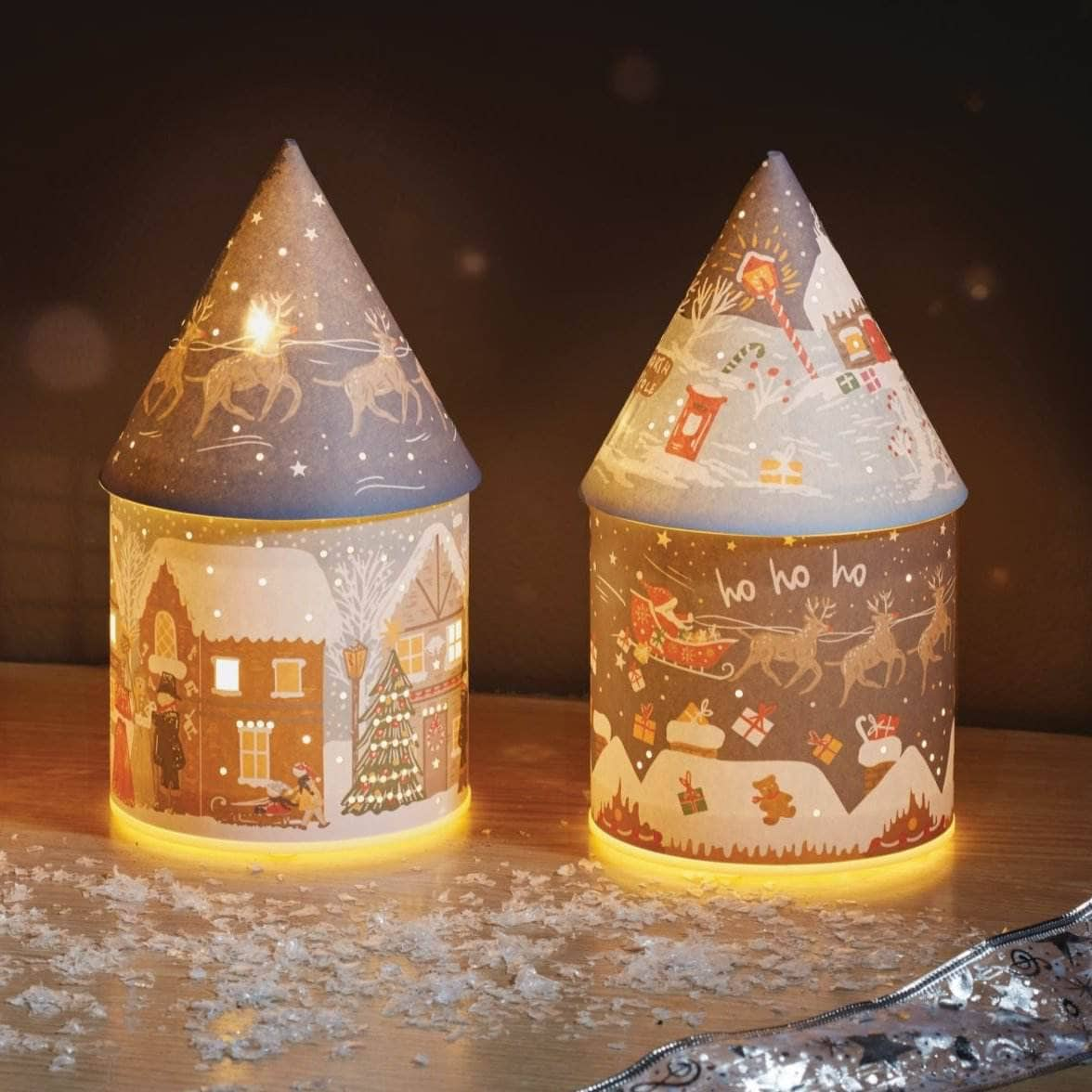 Christmas  -  Carol Singers Lantern - 20cm  -  60012383