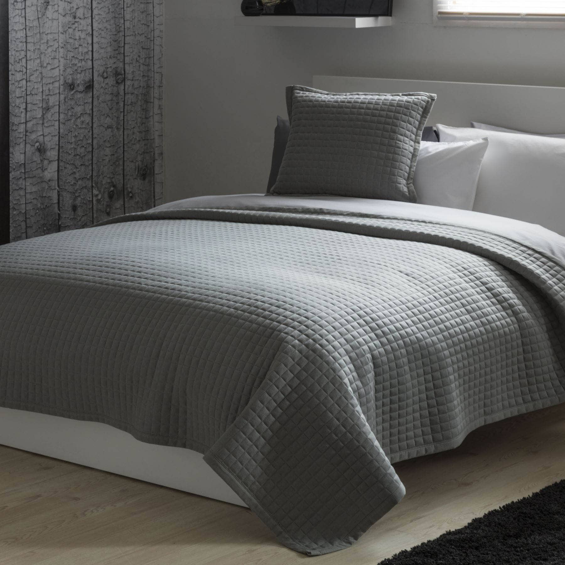 Homeware  -  Crompton Quilted Throw - Grey -  60009952