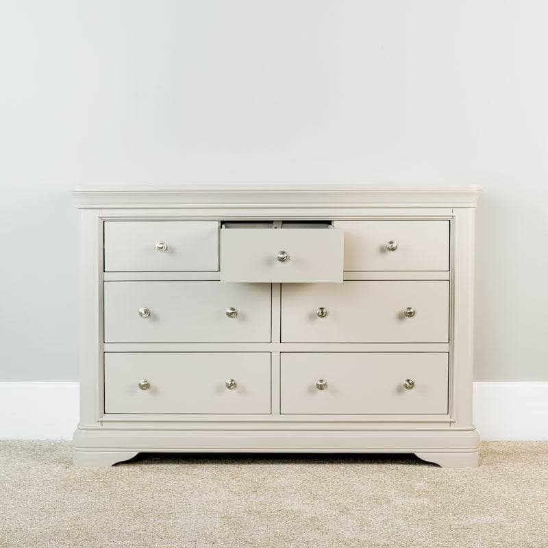 Victoria 4 on sale drawer dresser