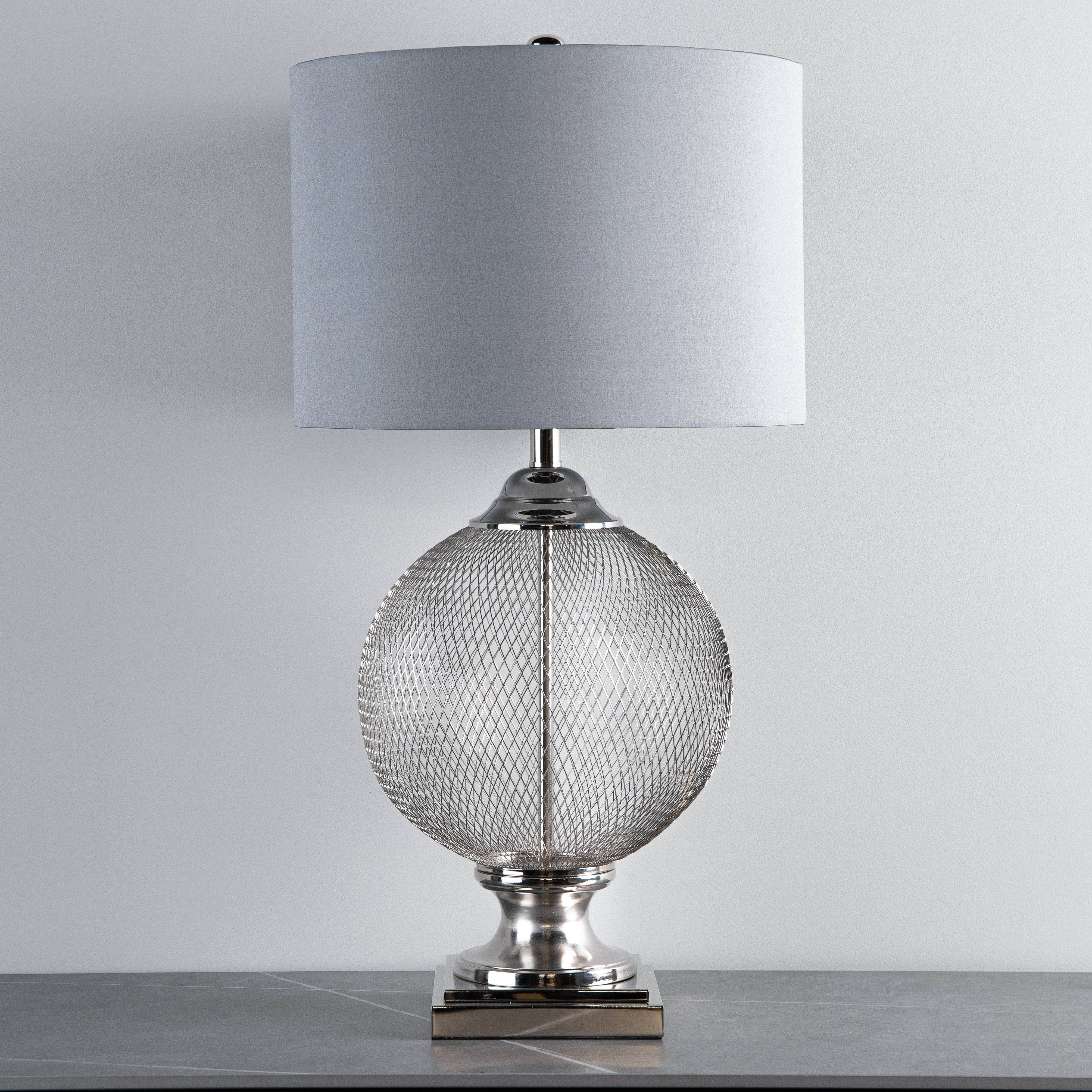 Wire mesh clearance table lamp