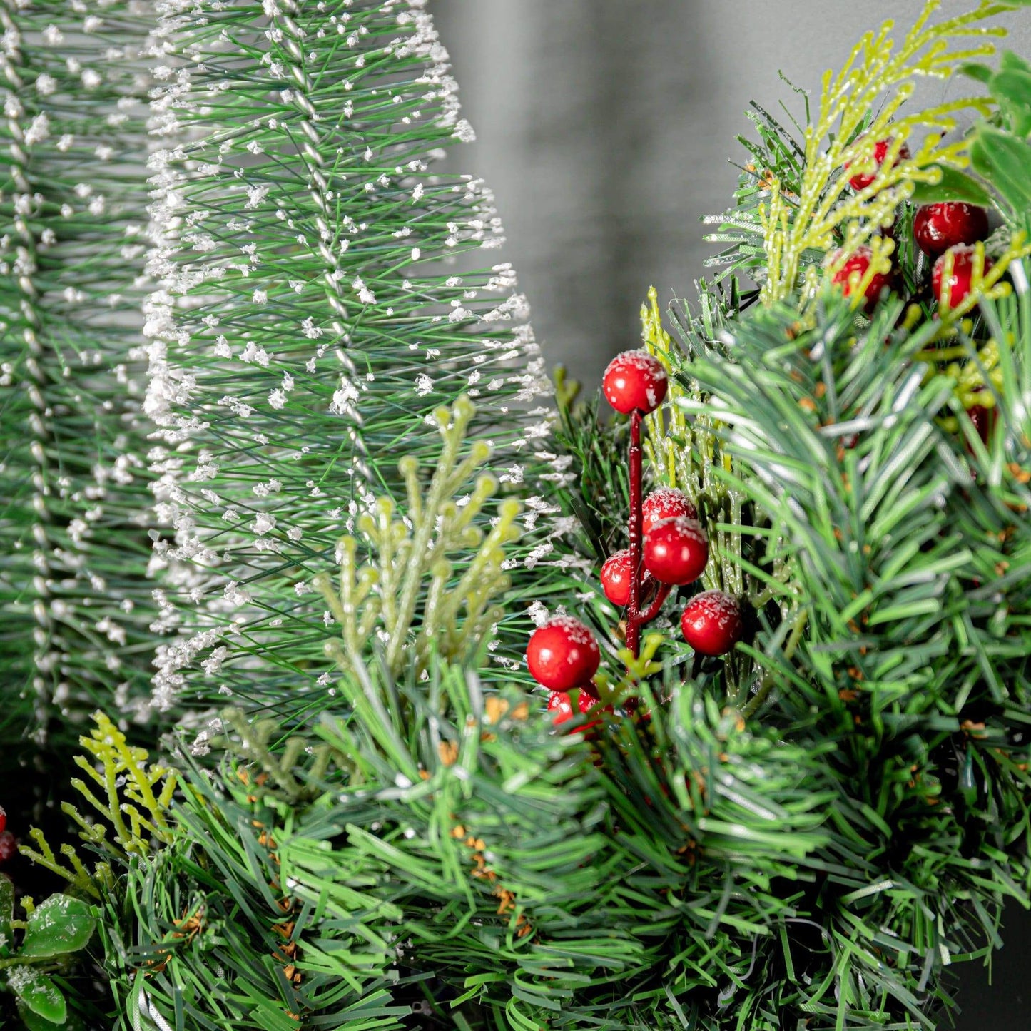 Christmas  -  Snowy Trees And Berries Christmas Wreath Ring  -  50153789